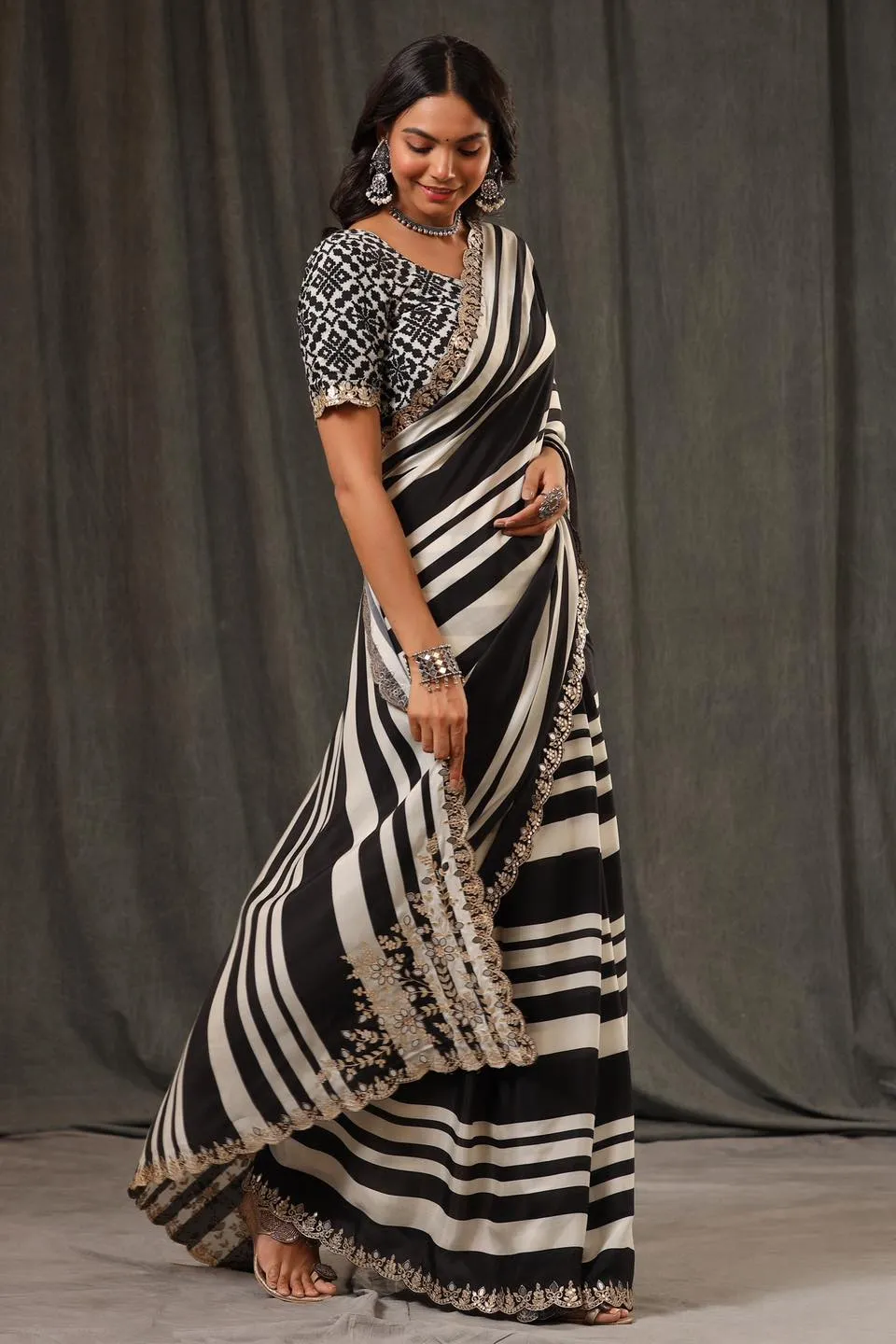 91Z248A-RO Black & White Striped Saree with blouse