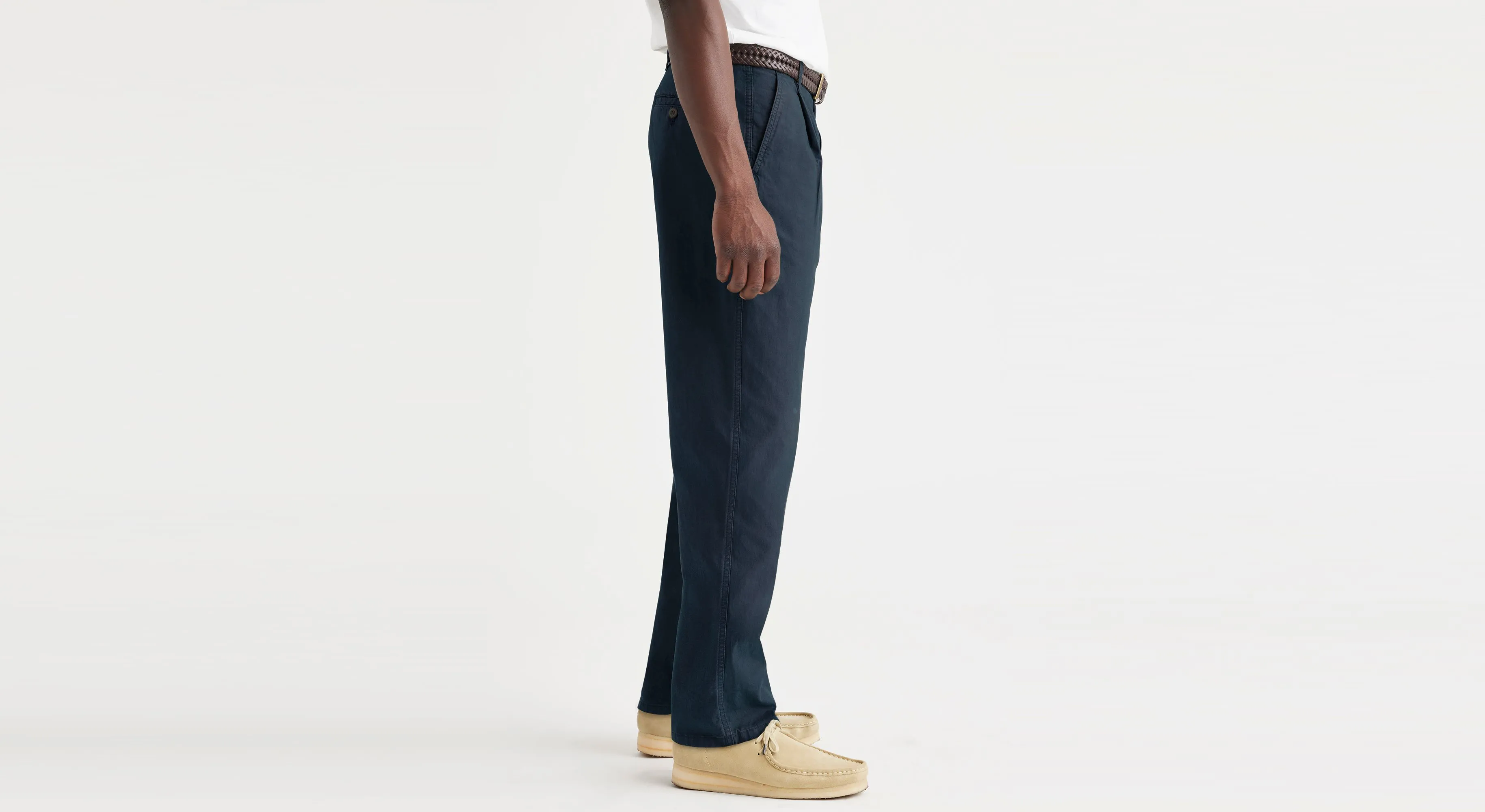 Men's Relaxed Taper Fit Original Pleated Chino Pants