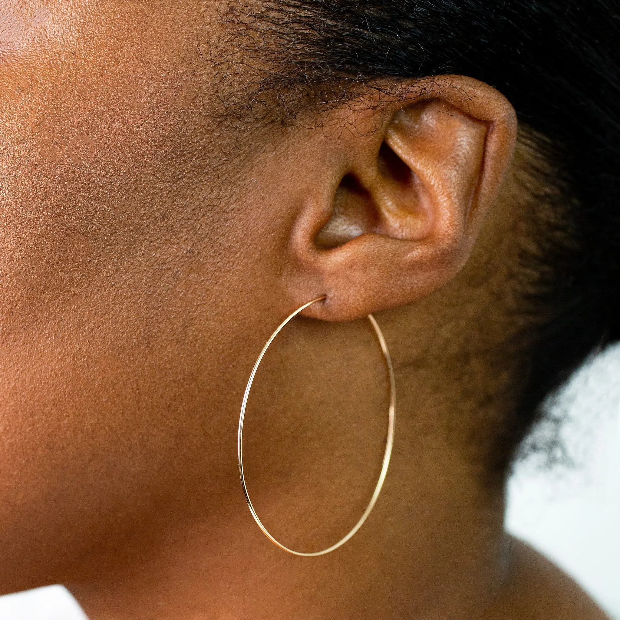 Weightless Medium Hoops